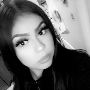 Meet your Posher, Naome